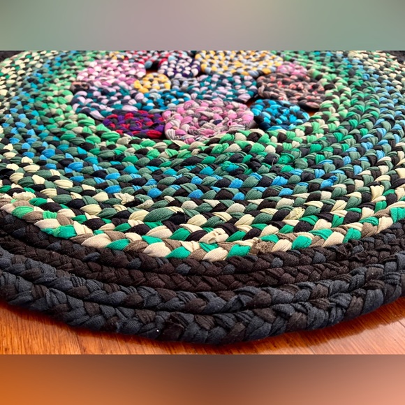 Handbraided Rug - Green Garden - Picture 2 of 12